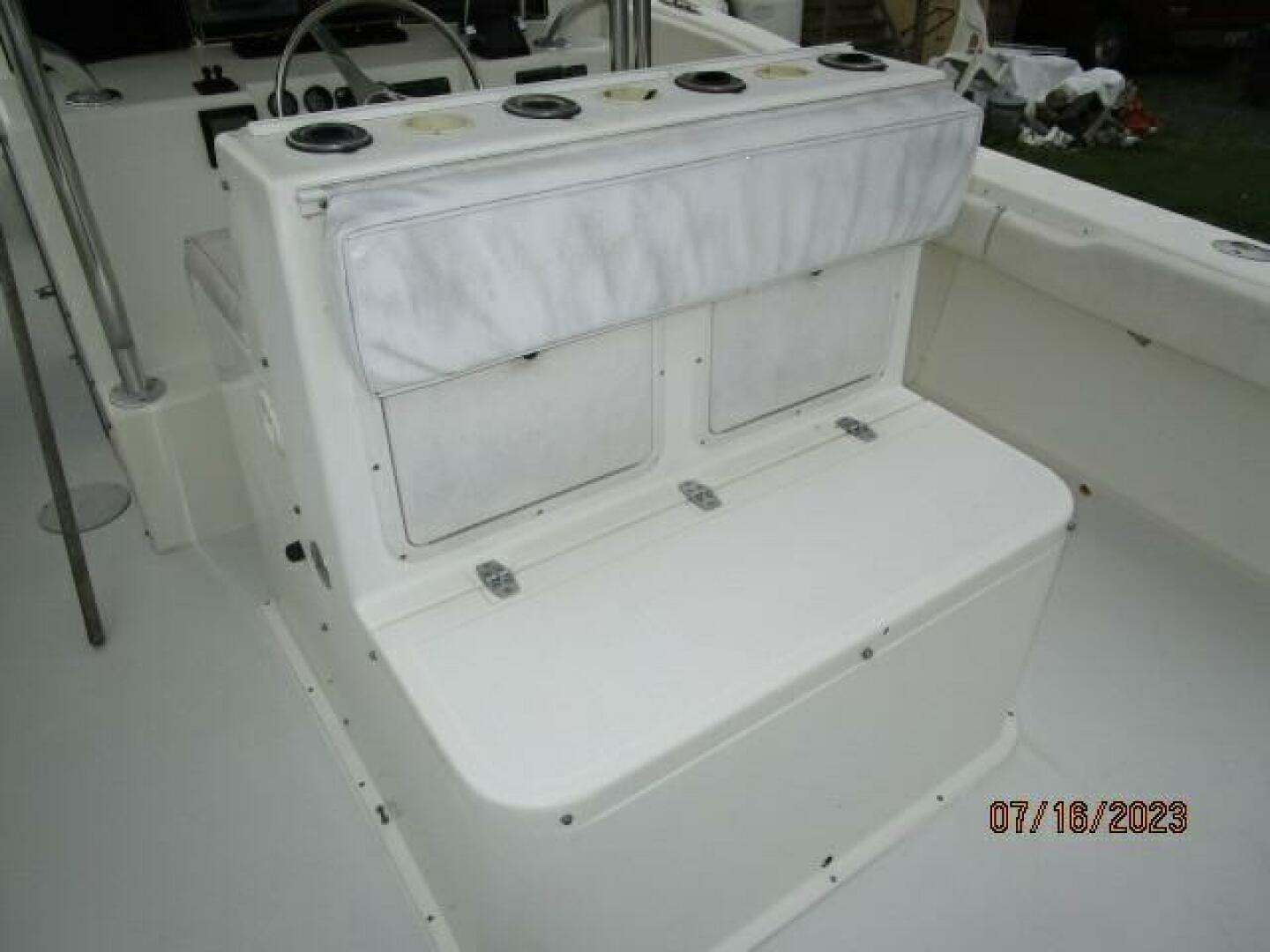 Slide: The Image of 31' Ocean Master cockpit seating/cooler - 3813862