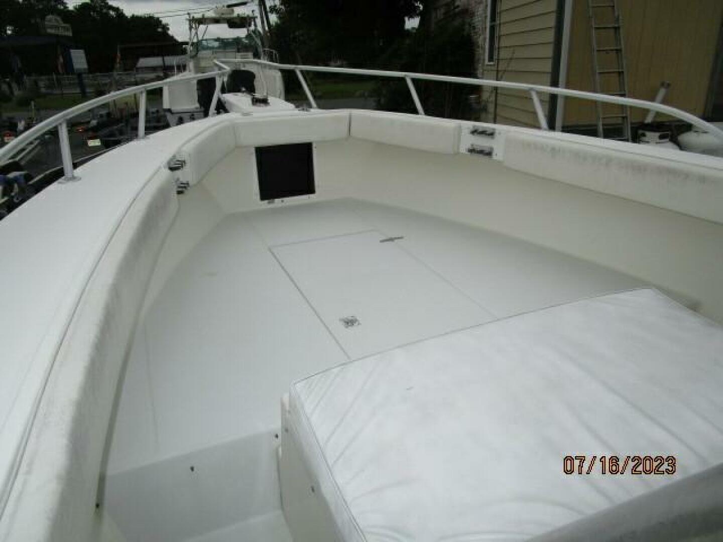 Slide: The Image of 31' Ocean Master foredeck - 3813864