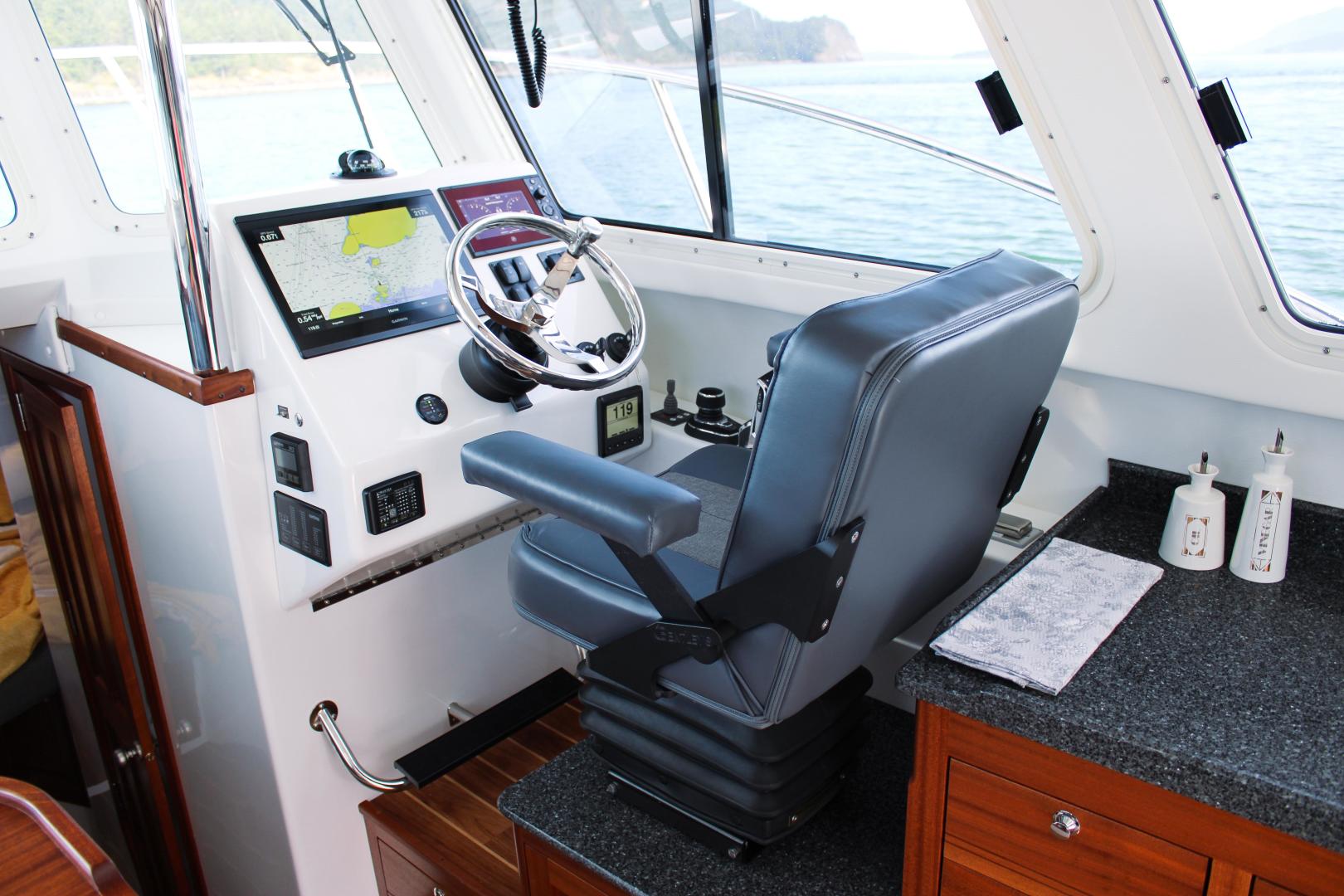 Slide: The Image of Ocean Sport Roamer 30 OB 2022 - 3590411