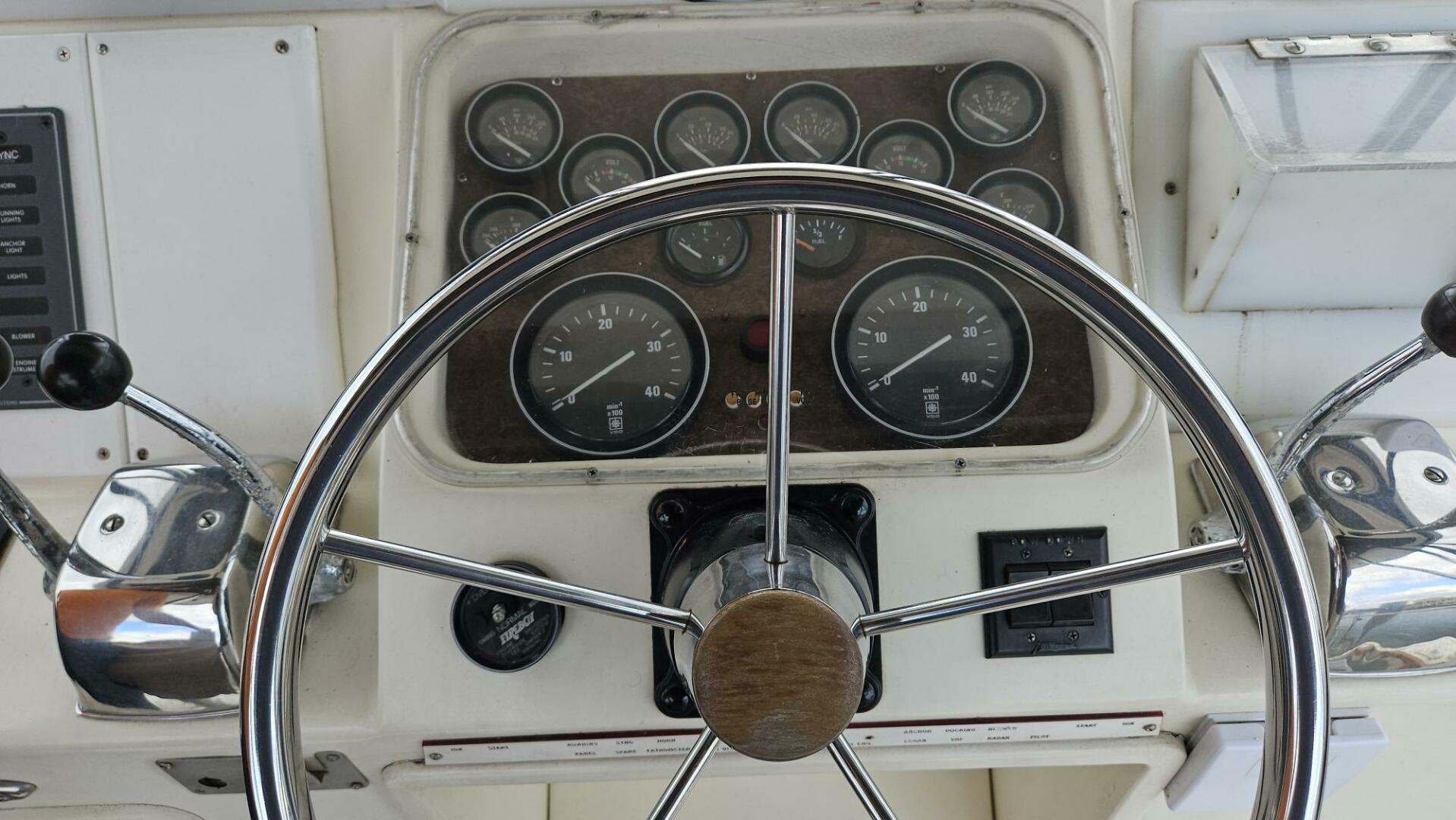 Slide: The Image of Ocean Yachts 32 SS 1989 - 4737465