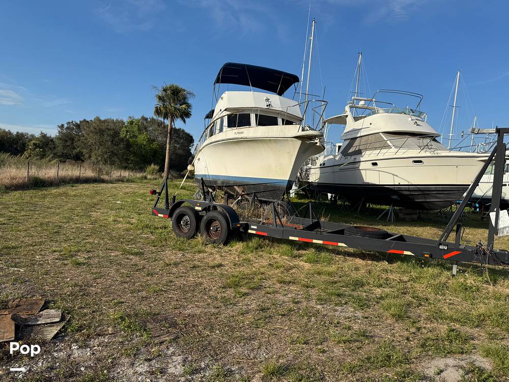 Slide: The Image of Ocean Yachts 40+2 Flying Bridge Trawler 1979 - 15164640