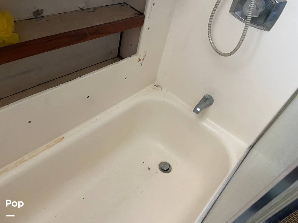 Slide: The Image of Full Bathtub - 13946109