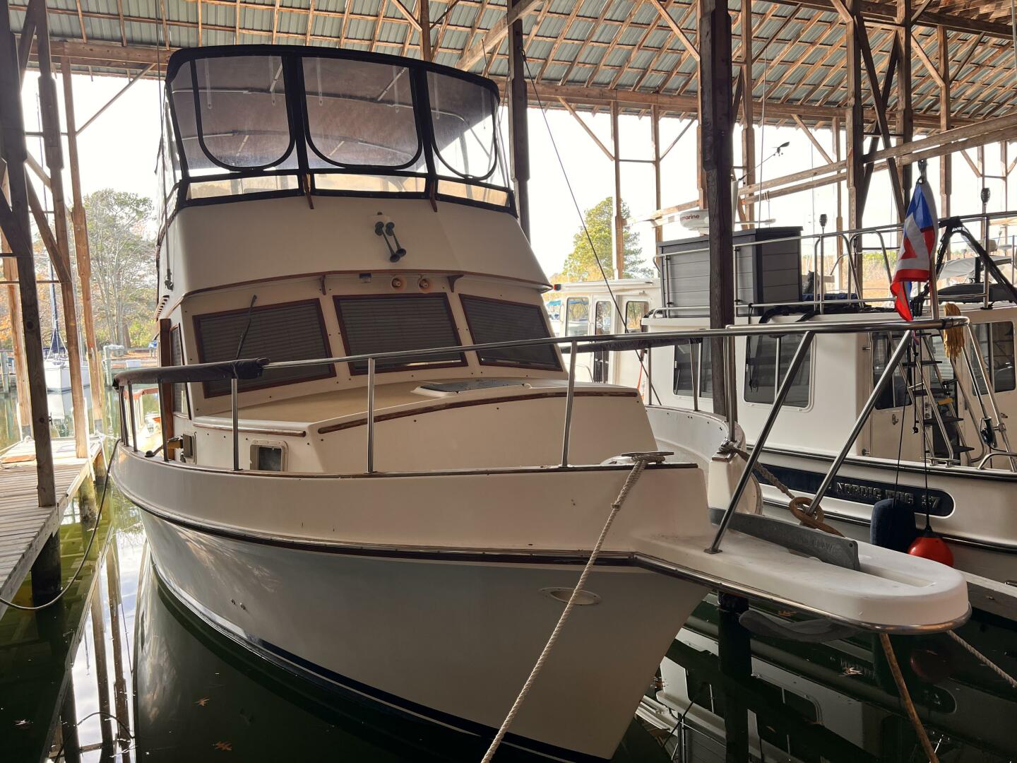 Slide: The Image of Ocean Yachts 40+2 Trawler 1979 - 5347037