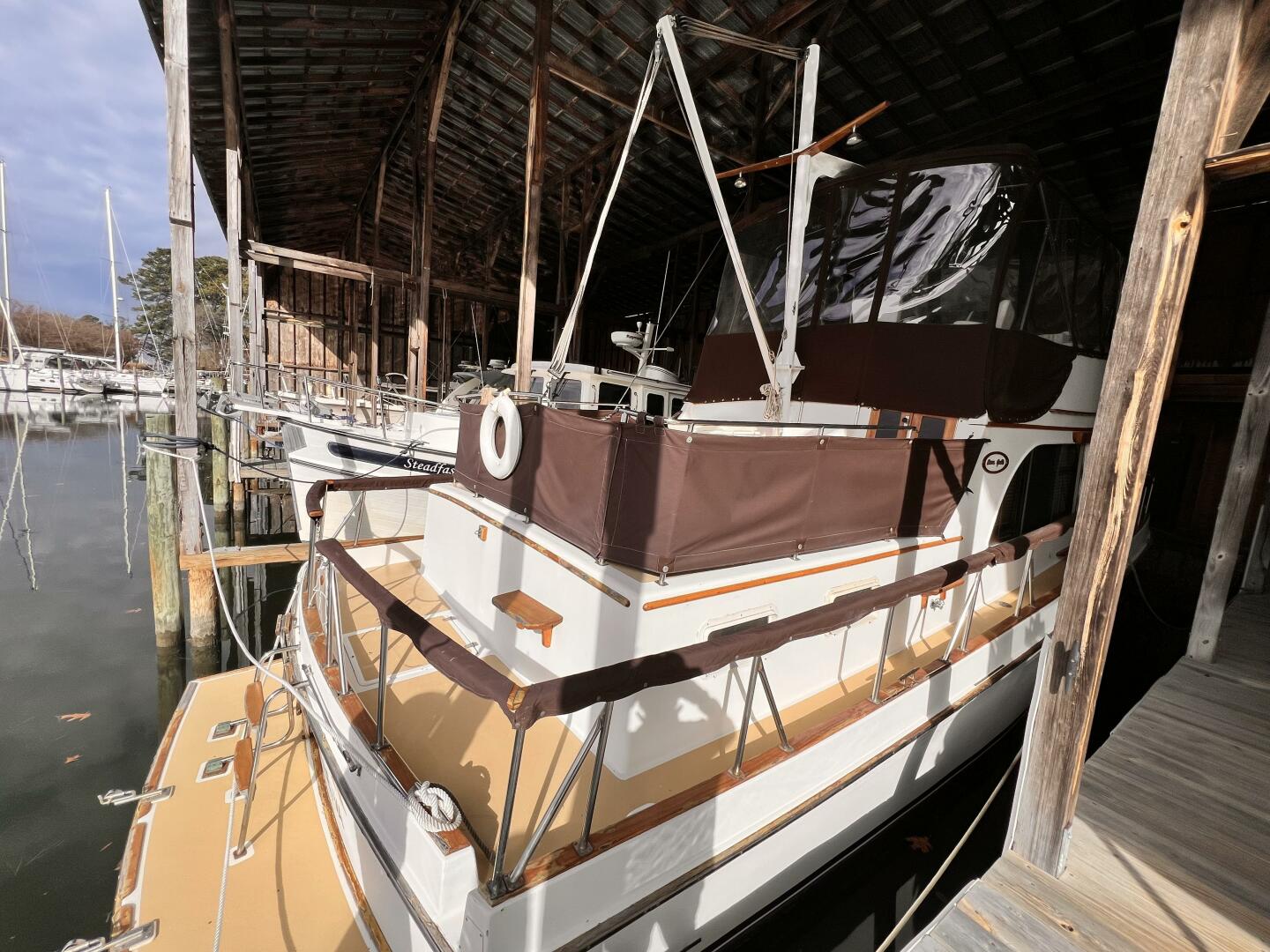 Slide: The Image of Ocean Yachts 40+2 Trawler 1979 - 5347040