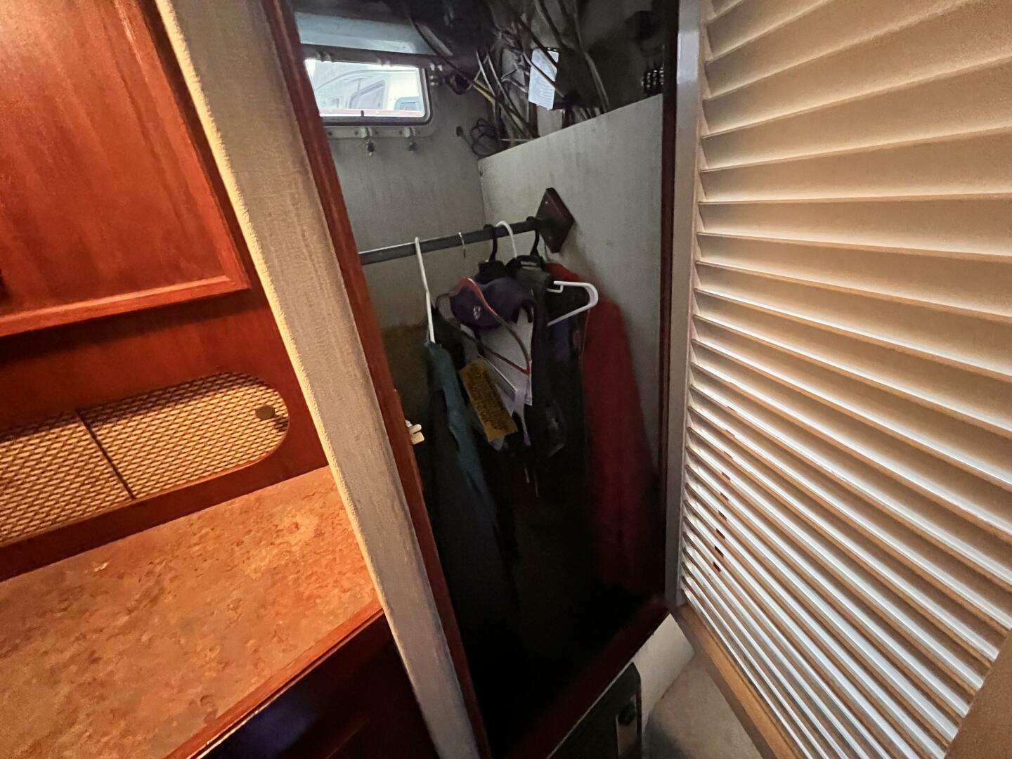 Slide: The Image of Ocean Yachts 40+2 Trawler 1979 - 5347060