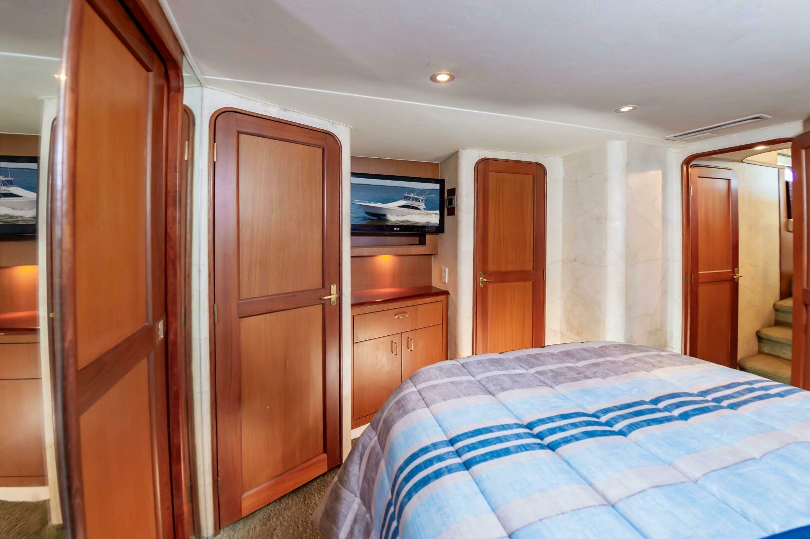 Slide: The Image of Ocean Yachts 48 Supersport 2000 - 5241409