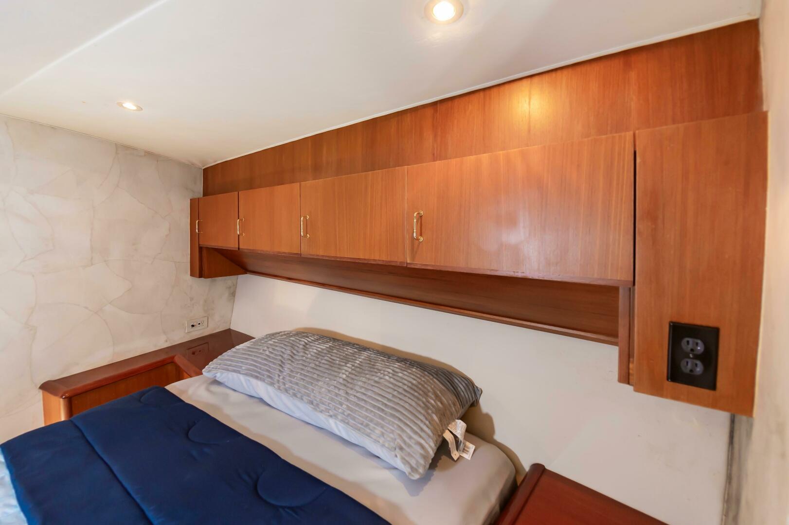 Slide: The Image of Ocean Yachts 48 Supersport 2000 - 5241411