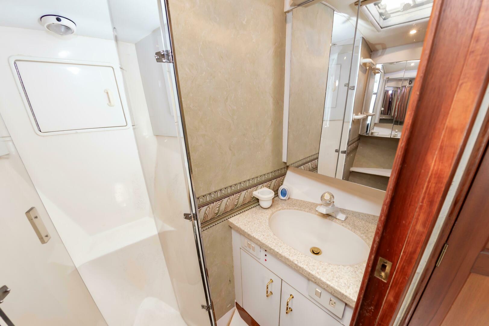 Slide: The Image of Ocean Yachts 48 Supersport 2000 - 5241414