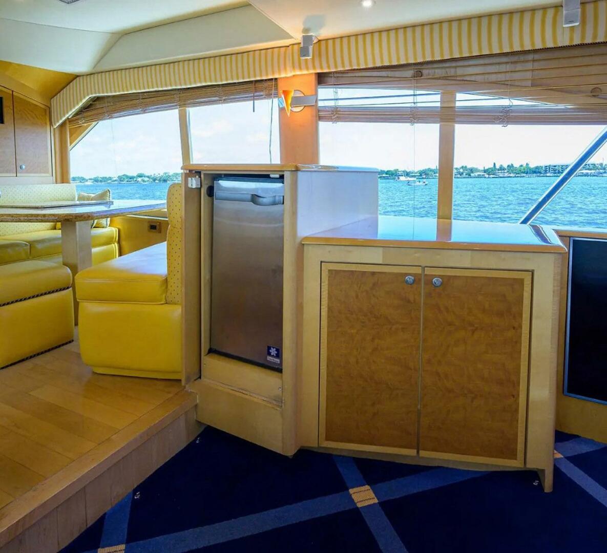 Slide: The Image of Ocean Yachts Enclosed Bridge Super Sport 2003 - 4672800