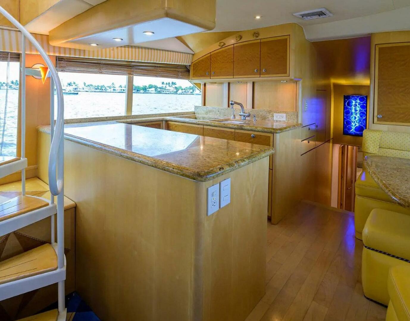 Slide: The Image of Ocean Yachts Enclosed Bridge Super Sport 2003 - 4672801