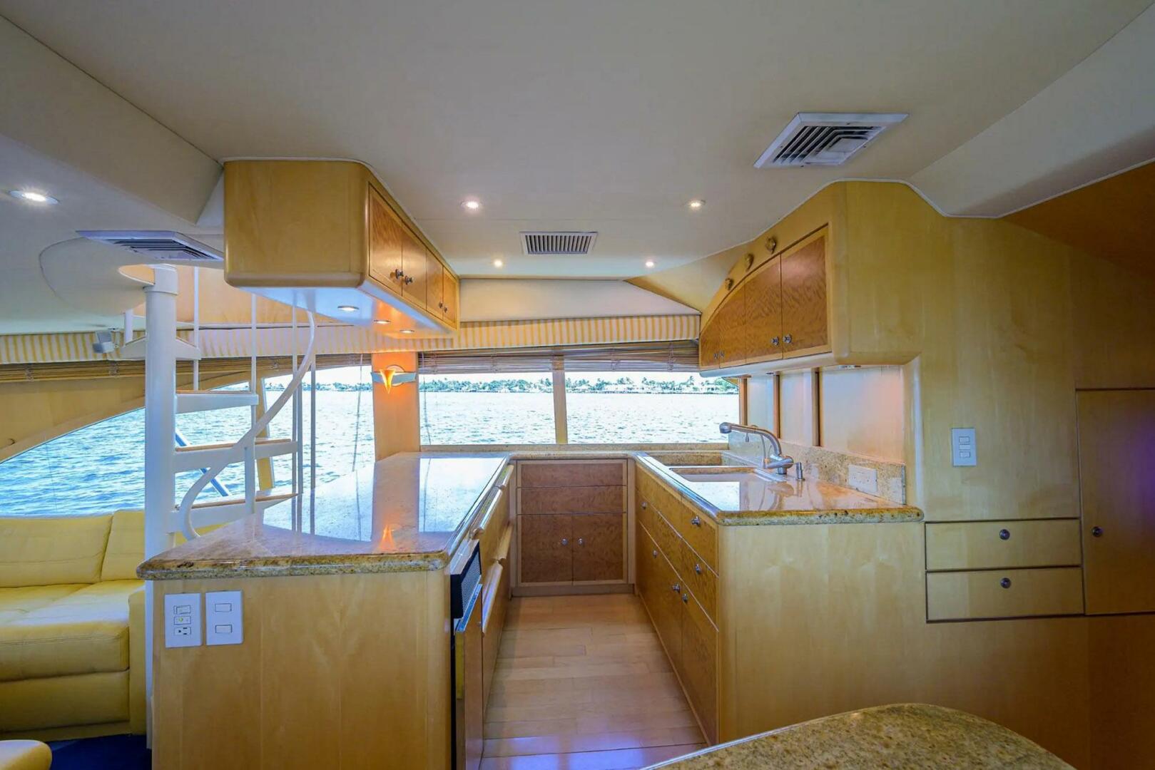 Slide: The Image of Ocean Yachts Enclosed Bridge Super Sport 2003 - 4672802