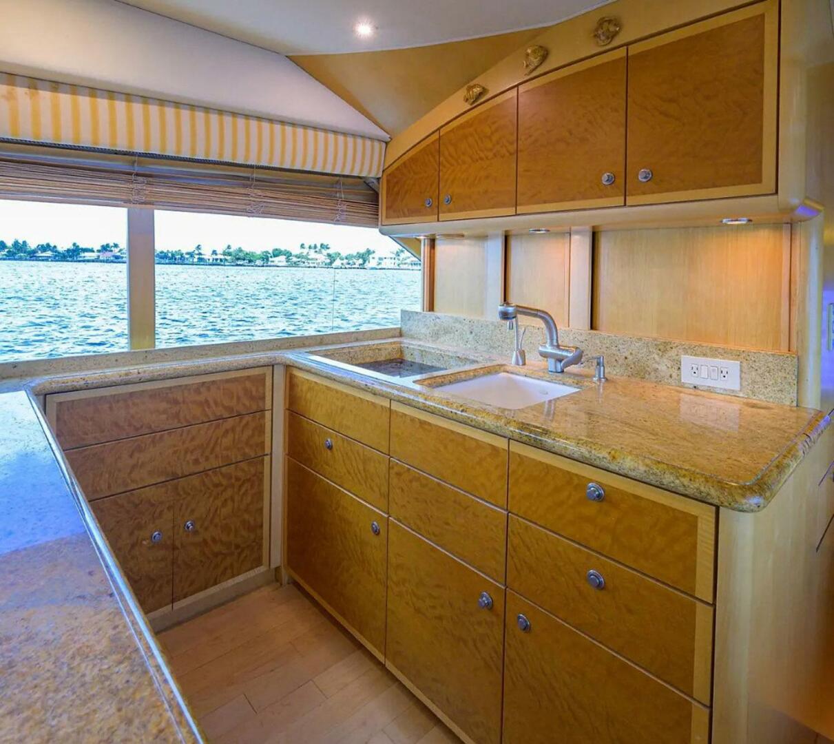 Slide: The Image of Ocean Yachts Enclosed Bridge Super Sport 2003 - 4672804