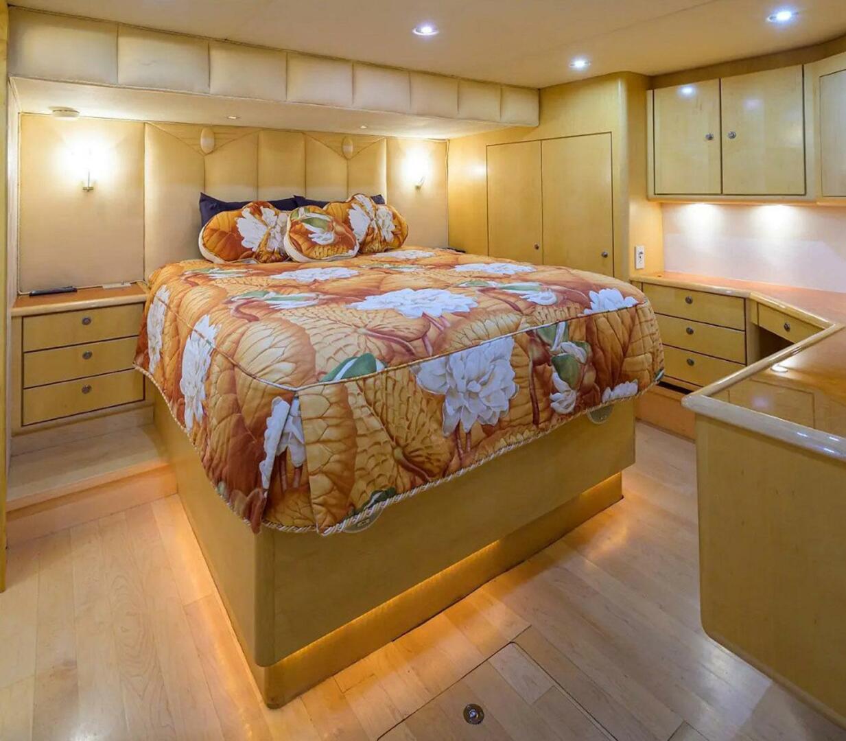 Slide: The Image of Ocean Yachts Enclosed Bridge Super Sport 2003 - 4672807