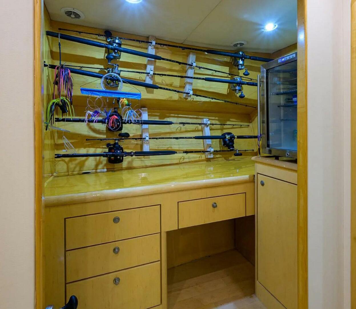 Slide: The Image of Ocean Yachts Enclosed Bridge Super Sport 2003 - 4672825
