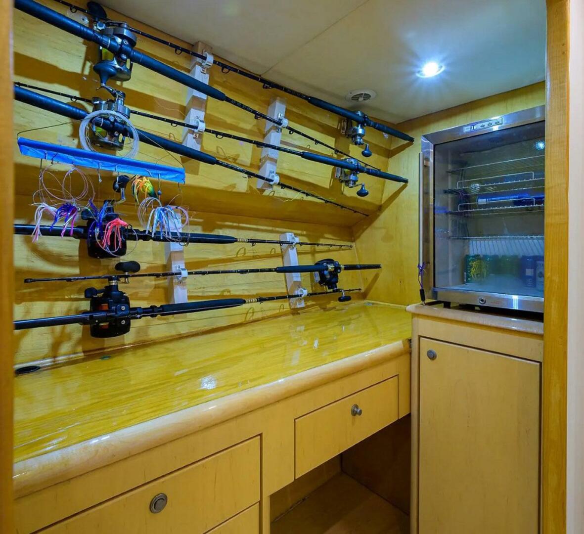 Slide: The Image of Ocean Yachts Enclosed Bridge Super Sport 2003 - 4672826