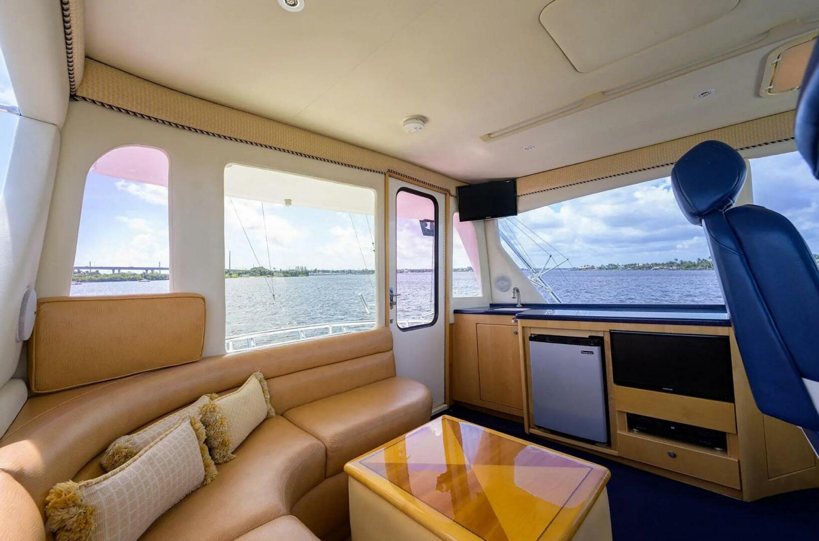 Slide: The Image of Ocean Yachts Enclosed Bridge Super Sport 2003 - 4672830