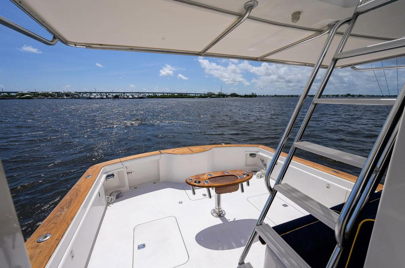 Slide: The Image of Ocean Yachts Enclosed Bridge Super Sport 2003 - 4672837