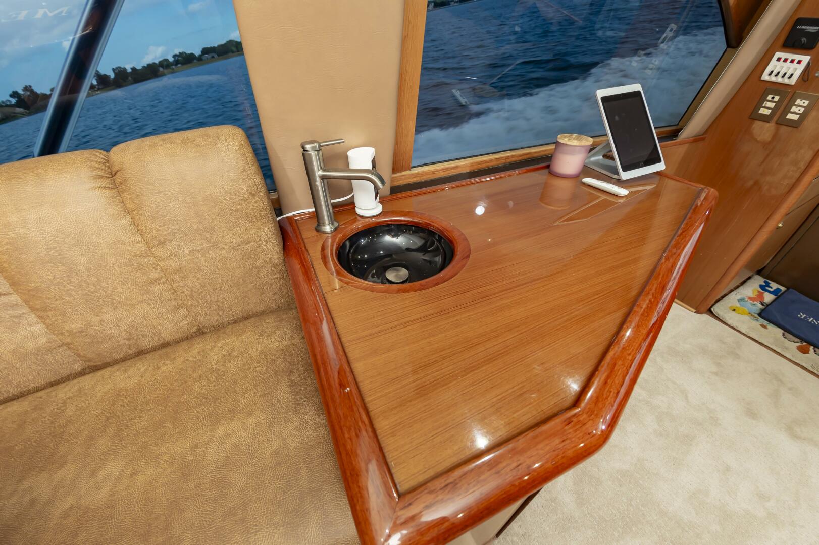 Slide: The Image of Ocean Yachts Super Sport 2005 - 4729401