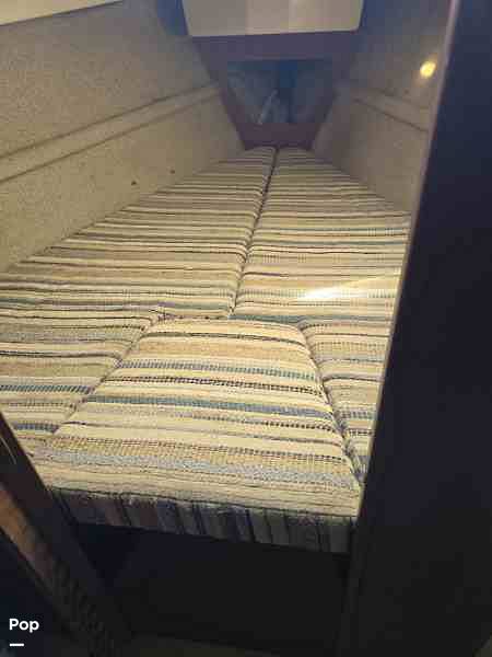 Slide: The Image of V Berth - 15298867