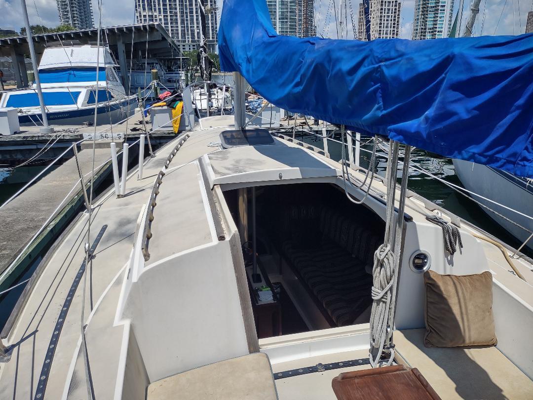 Slide: The Image of O'Day Sloop 1979 - 8