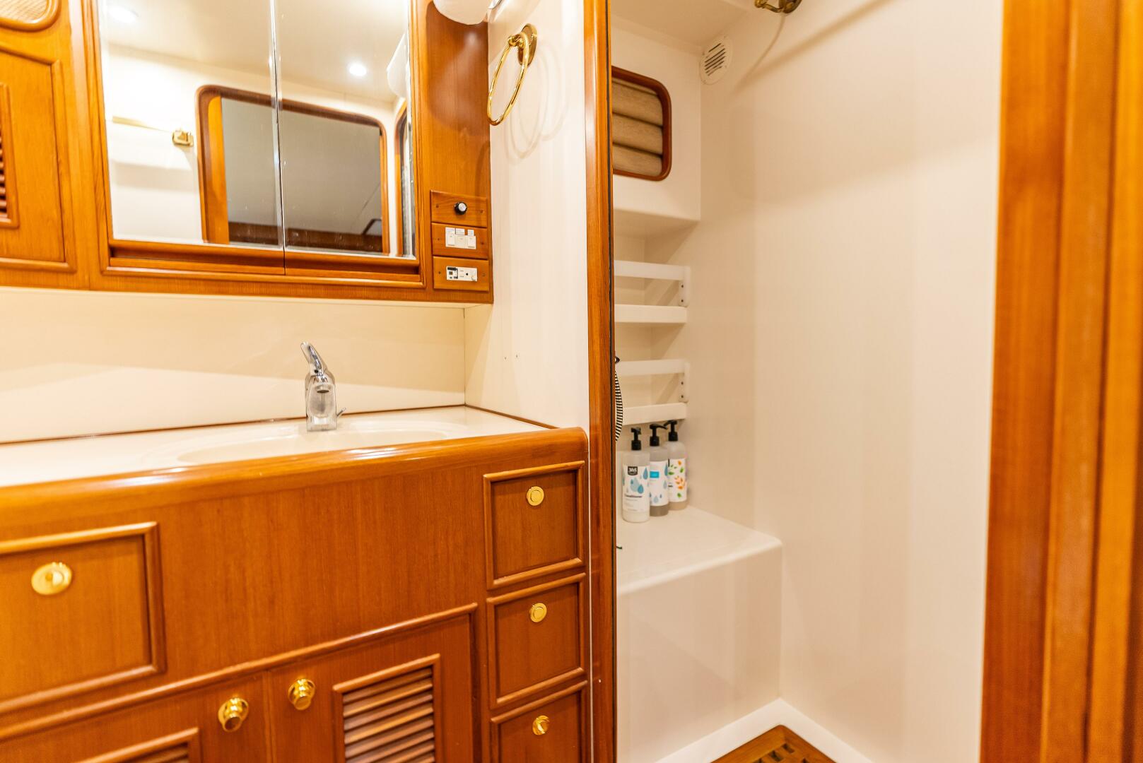 Slide: The Image of Offshore Yachts 54 Motor Yacht 2004 - 5482986