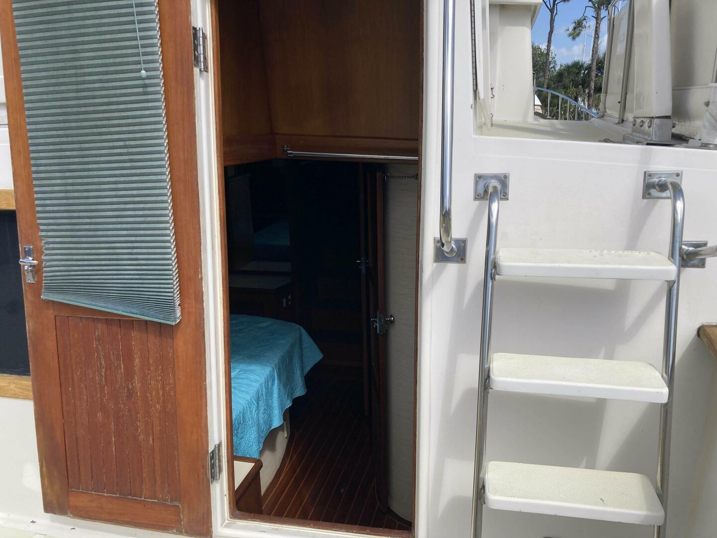 Slide: The Image of Offshore Yachts CPMY 1987 - 5095493