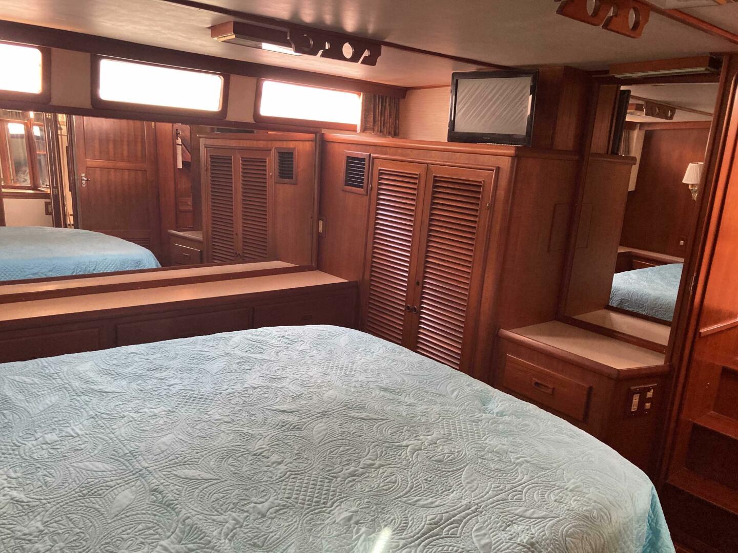 Slide: The Image of Offshore Yachts CPMY 1987 - 5095487