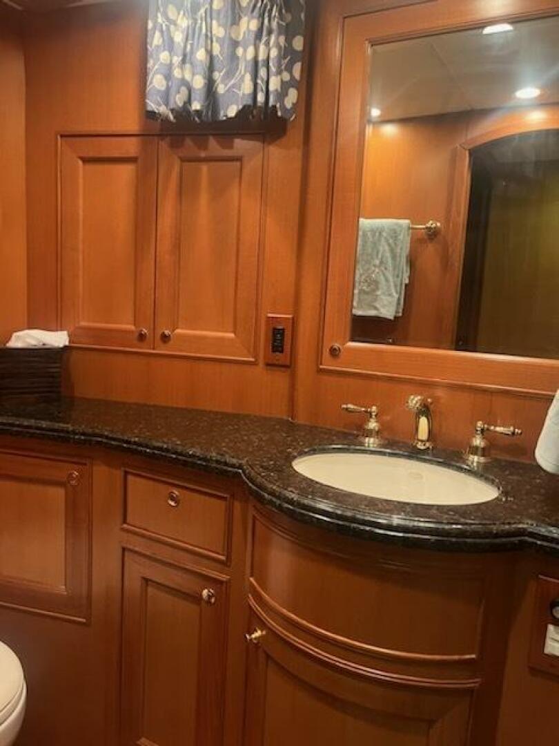 Slide: The Image of VIP En Suite Head - 4210864