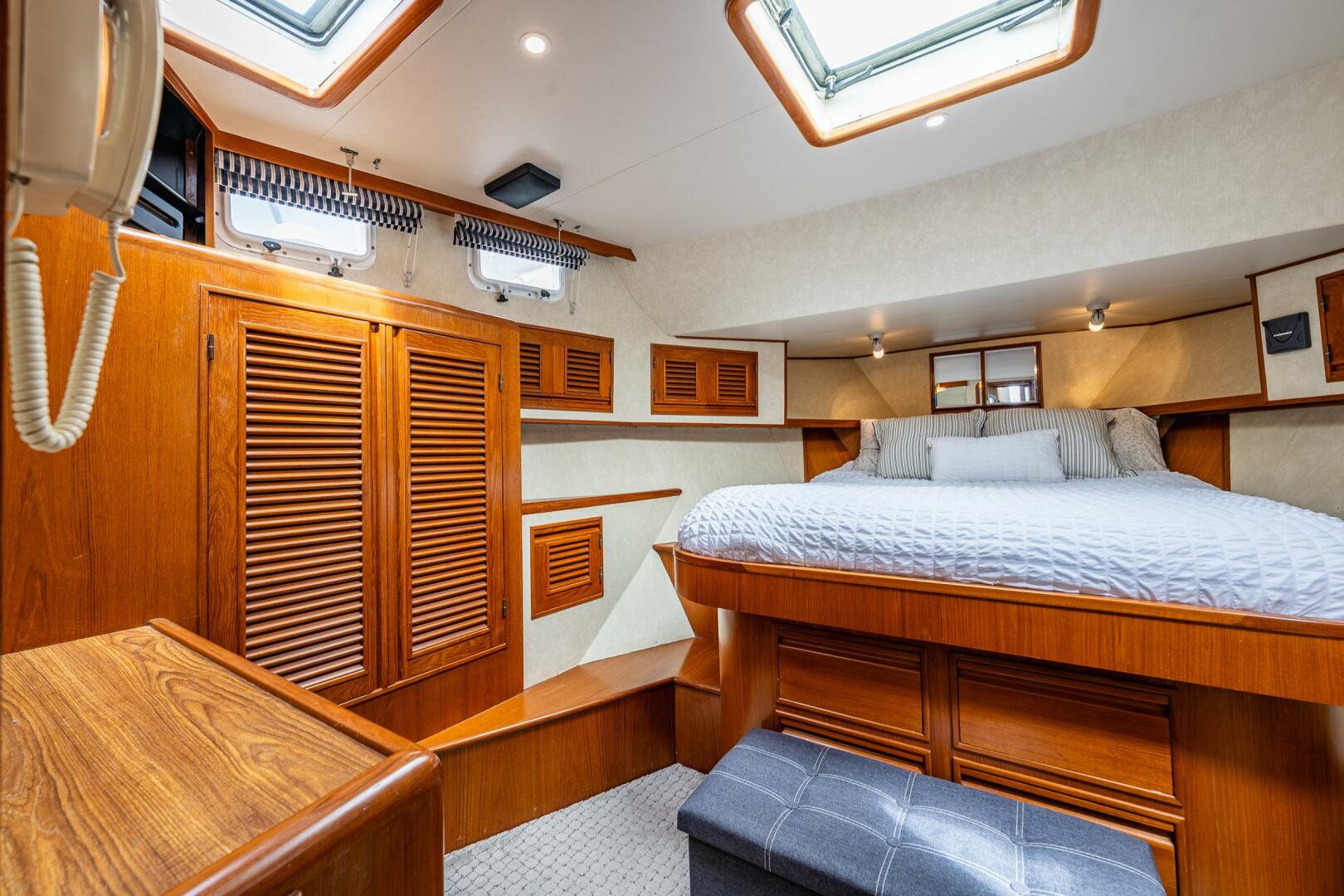 Slide: The Image of Offshore Yachts Sedan 1997 - 5317010