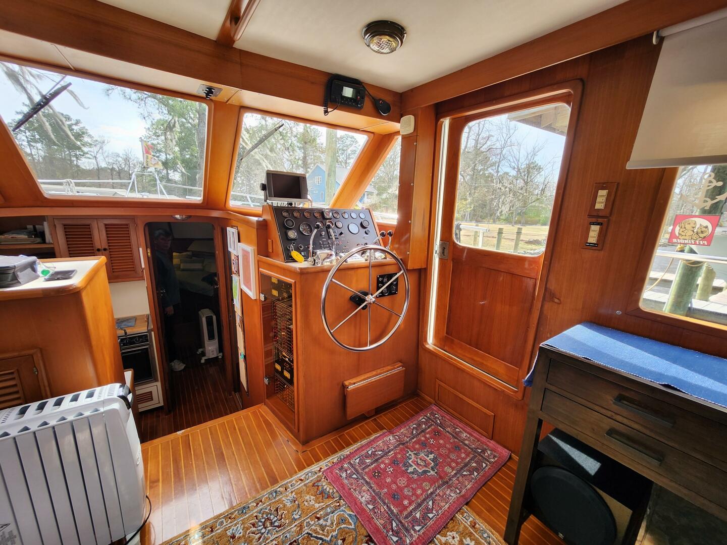 Slide: The Image of Inside Helm Station - 4204567
