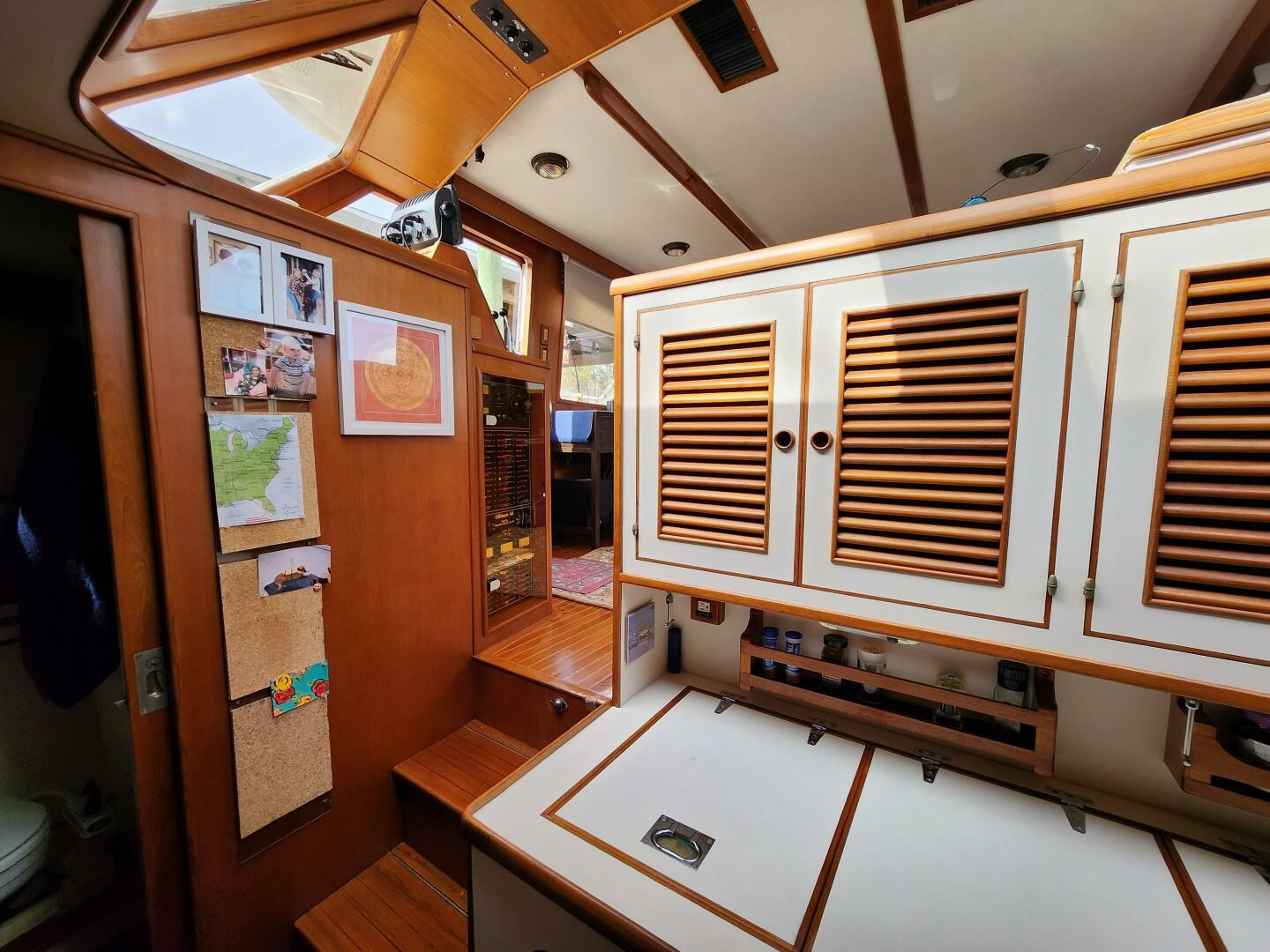 Slide: The Image of Offshore Yachts Yachtfisher 1989 - 4204577
