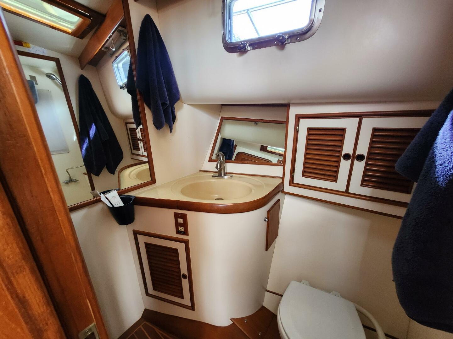 Slide: The Image of Forward Sink/Head - 4204573