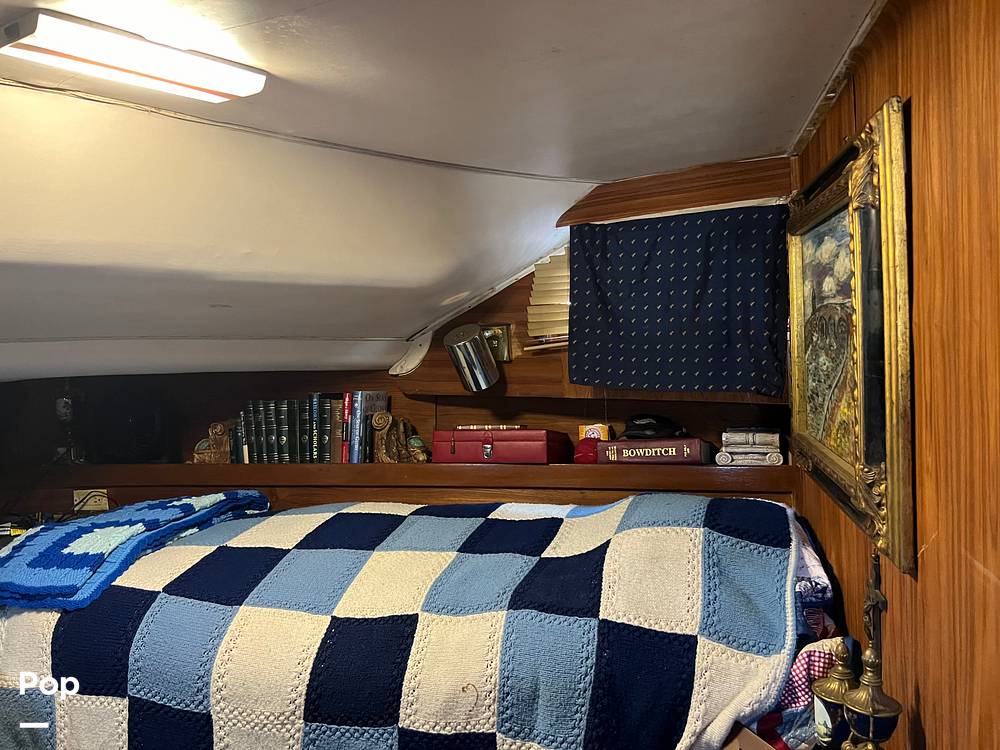 Slide: The Image of Bed In Bow Cabin - 14669106