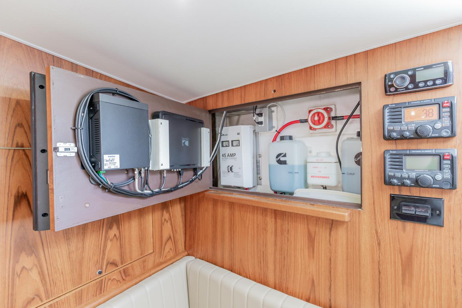 Slide: The Image of Main Cabin 6 - 5036039