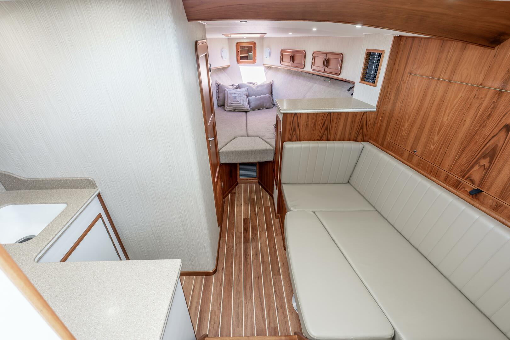 Slide: The Image of Main Cabin - 5036041