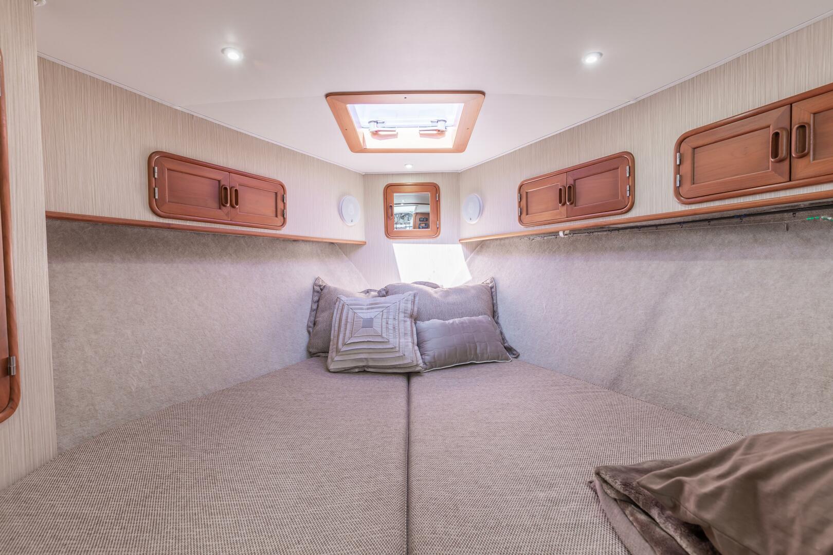 Slide: The Image of V Berth - 5036133