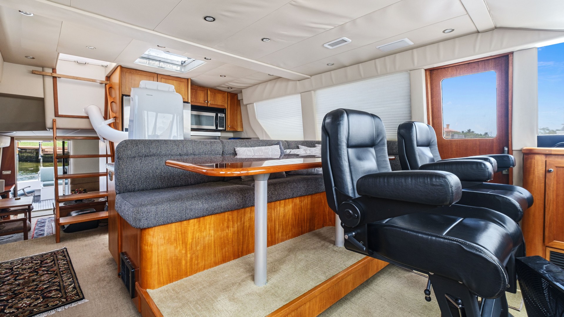 Slide: The Image of Pacific Mariner 65 Motoryacht 2000 - 1746468
