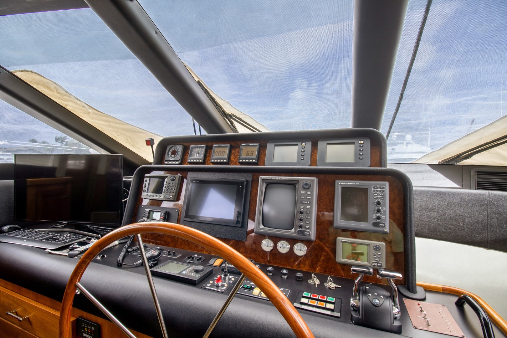 Slide: The Image of Pacific Mariner 65 Motoryacht 2000 - 1746470
