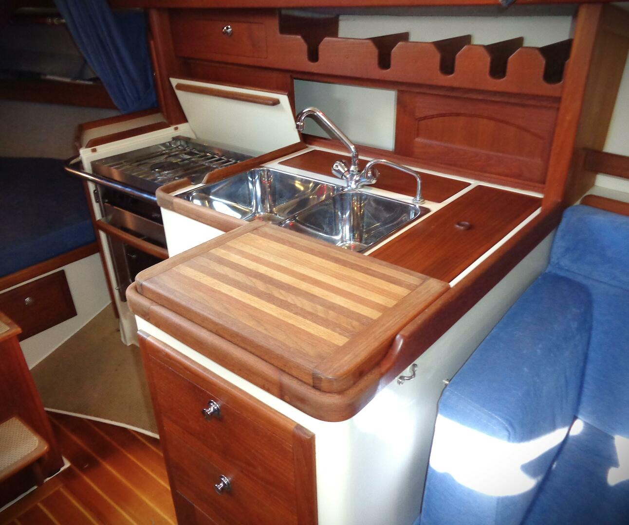 Slide: The Image of Pacific Seacraft 31 2004 - 2