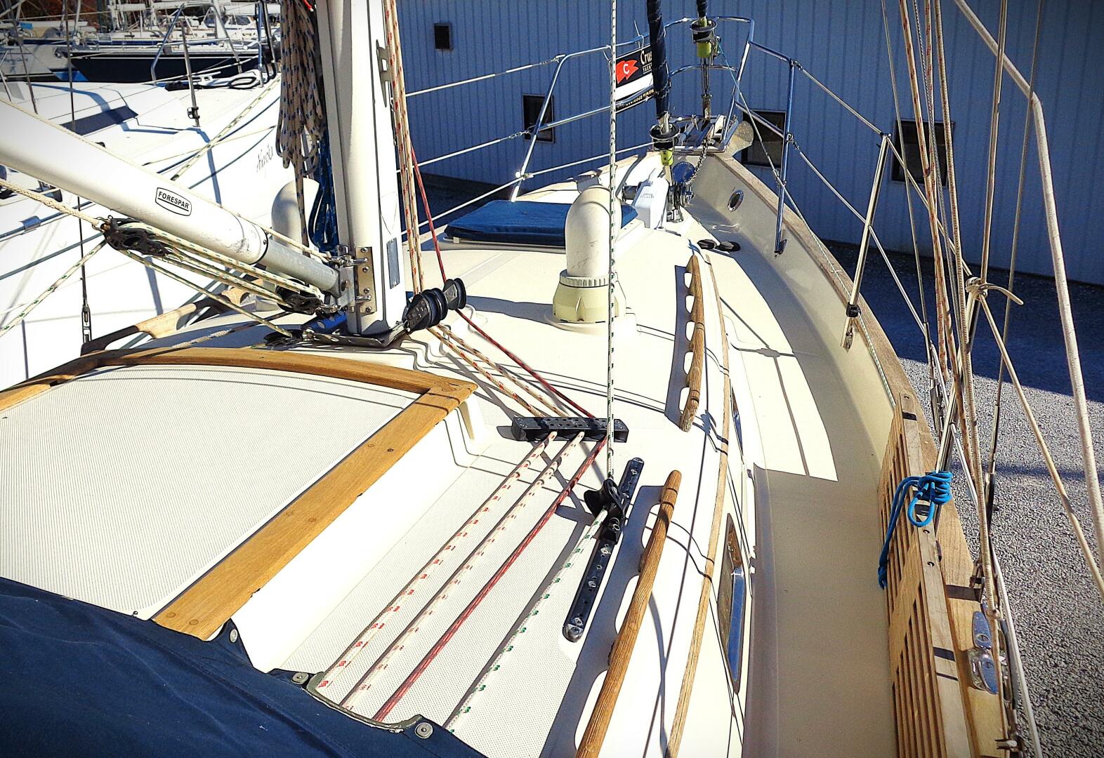 Slide: The Image of Pacific Seacraft 31 2004 - 5