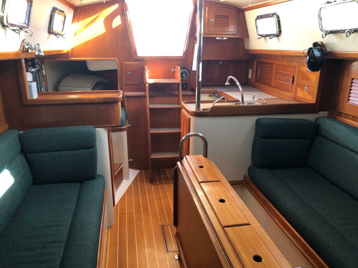 Slide: The Image of Pacific Seacraft 34 Cutter 2000 - 4907246