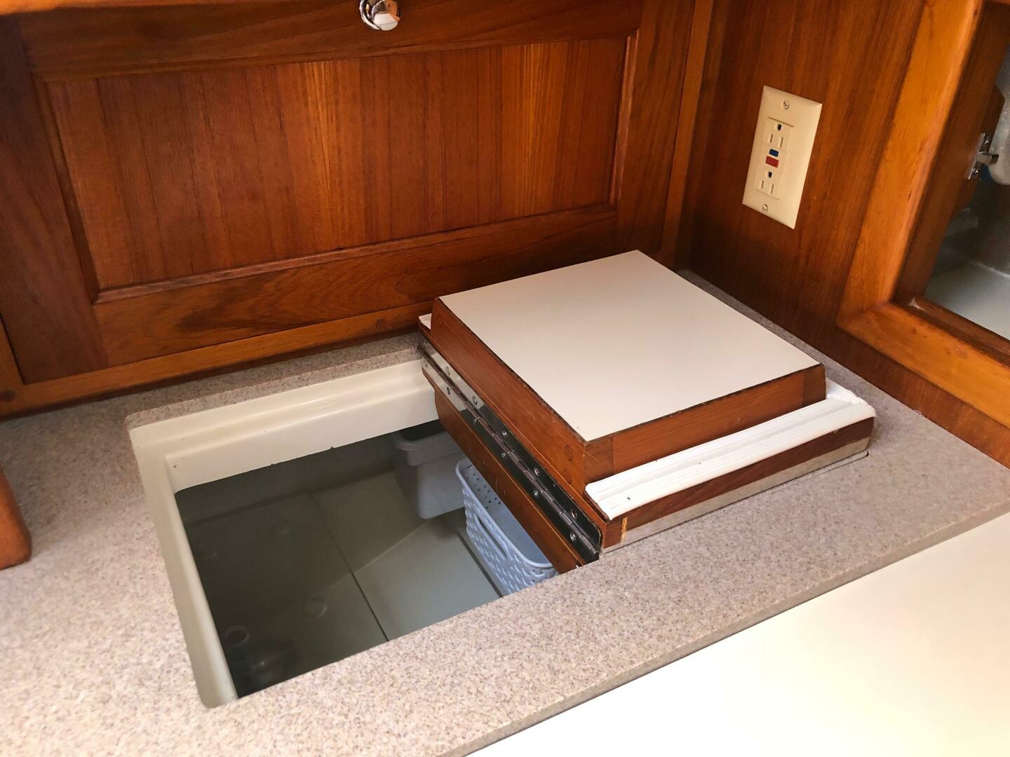 Slide: The Image of Pacific Seacraft 34 Cutter 2000 - 4907276