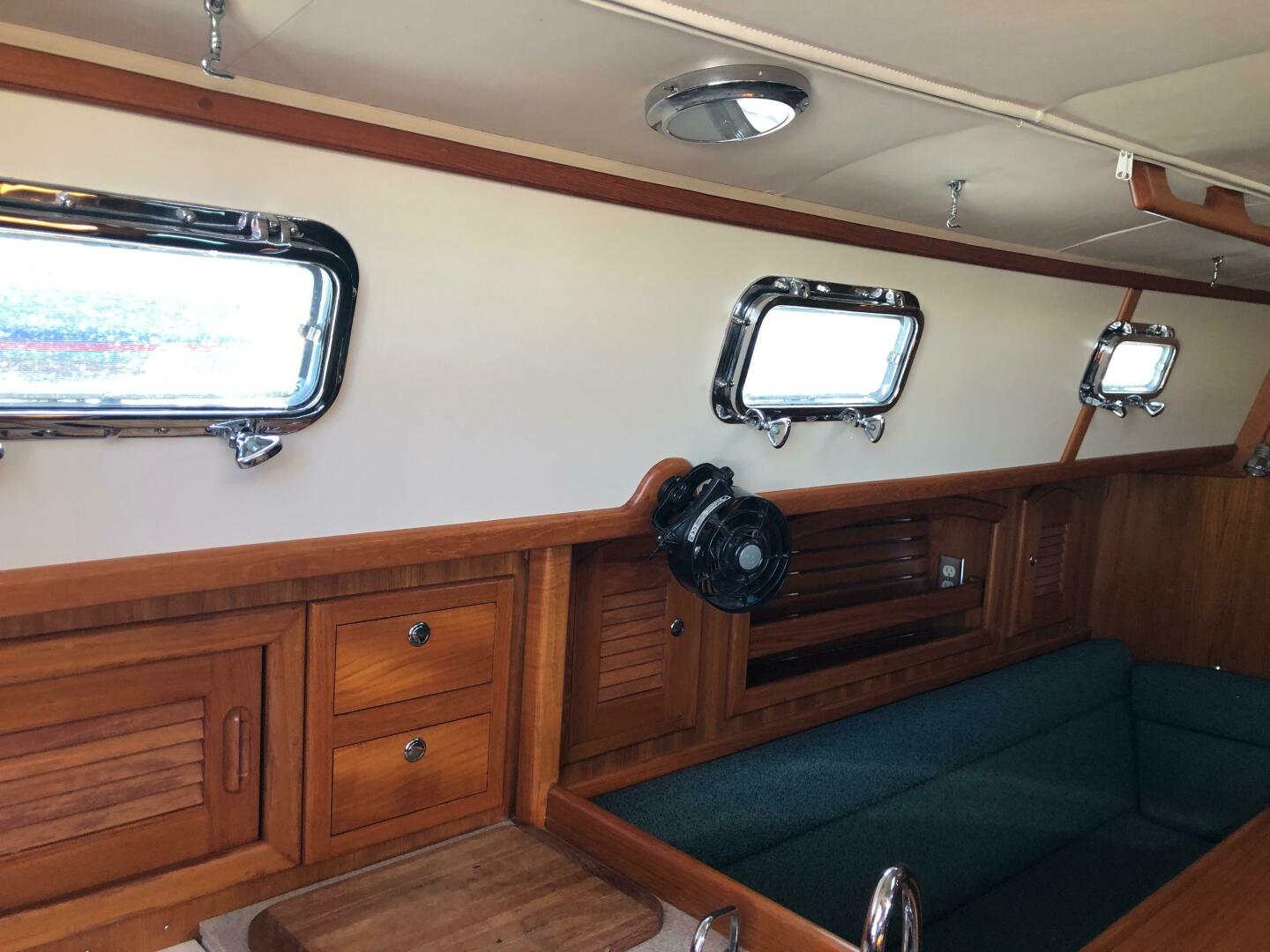 Slide: The Image of Pacific Seacraft 34 Cutter 2000 - 4907281