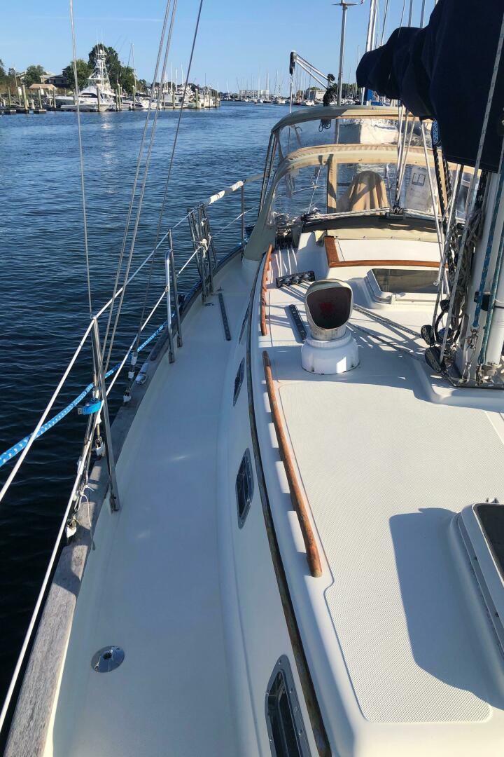 Slide: The Image of Pacific Seacraft 34 Cutter 2000 - 4907178