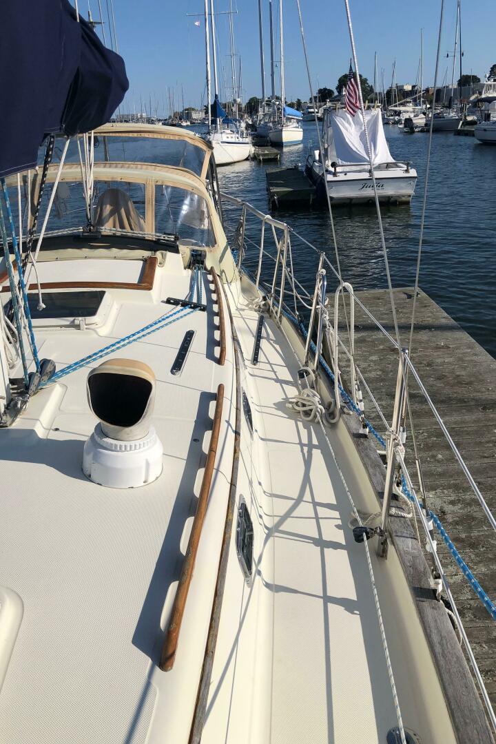 Slide: The Image of Pacific Seacraft 34 Cutter 2000 - 4907180