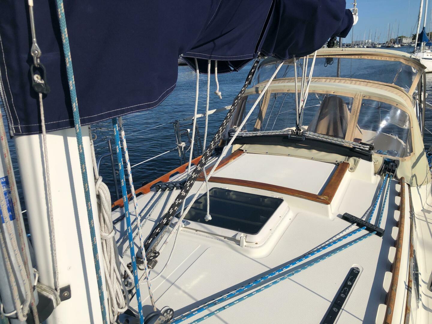Slide: The Image of Pacific Seacraft 34 Cutter 2000 - 4907182