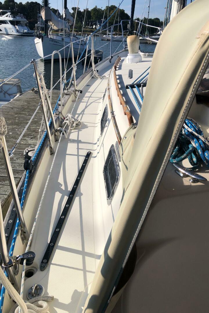 Slide: The Image of Pacific Seacraft 34 Cutter 2000 - 4907199