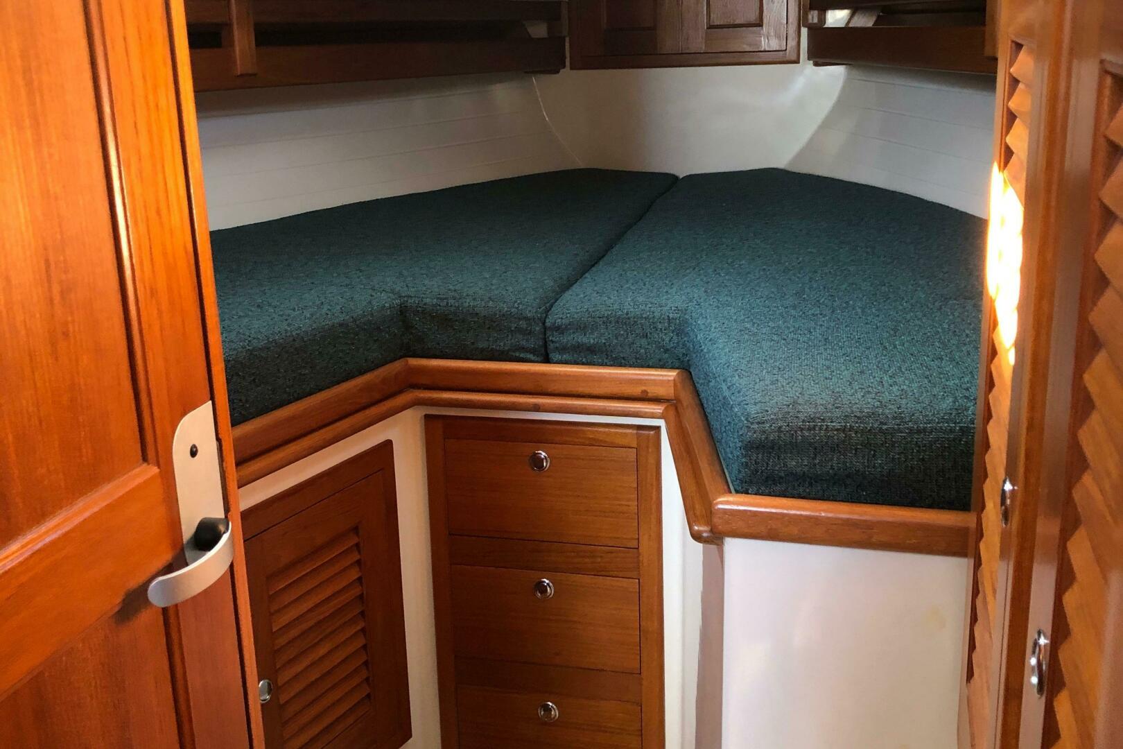 Slide: The Image of Pacific Seacraft 34 Cutter 2000 - 4907242