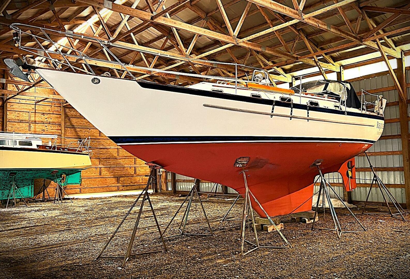 Slide: The Image of Pacific Seacraft 37 2000 - 4864924