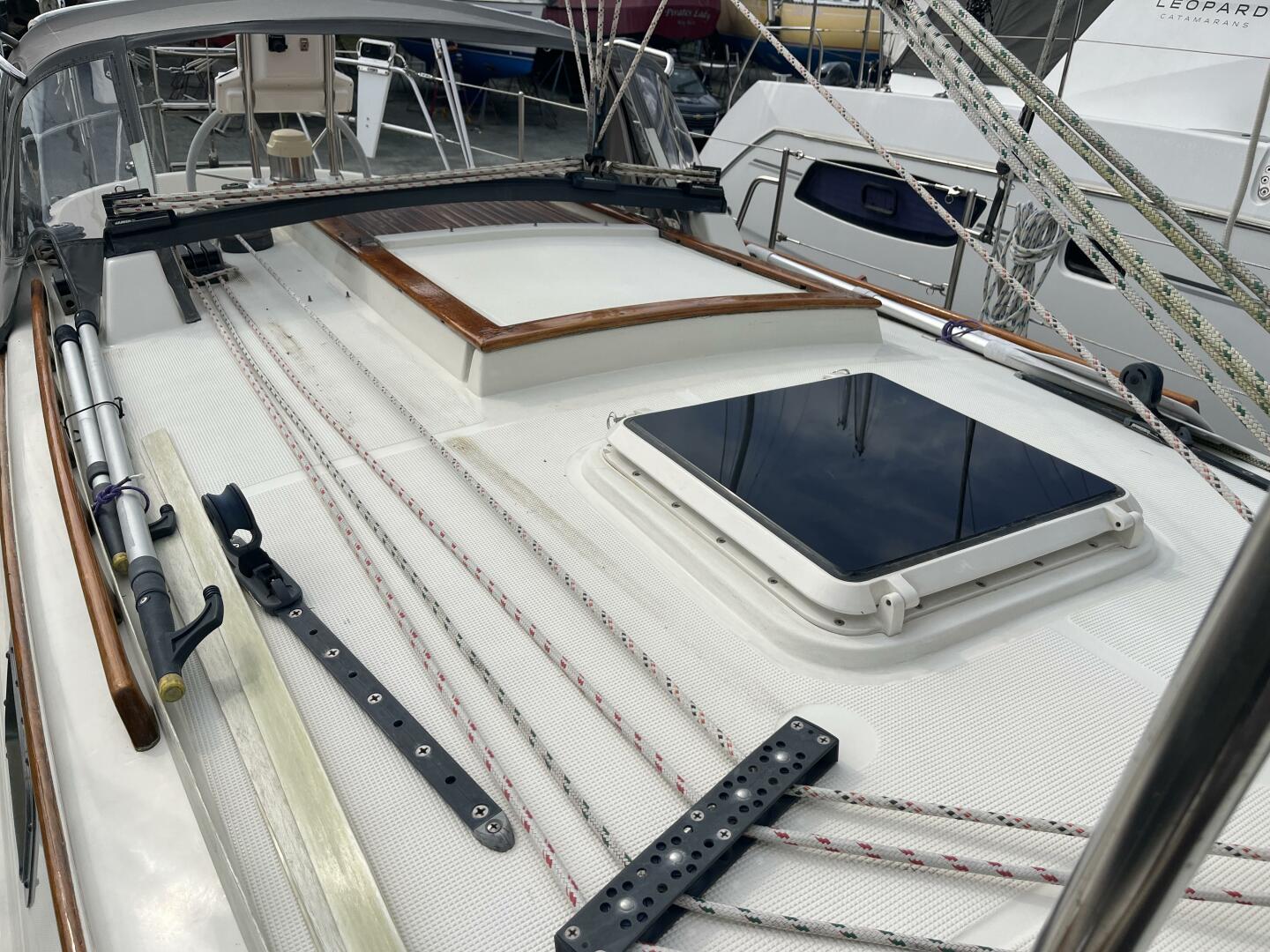Slide: The Image of Pacific Seacraft Crealock 37 2001 - 5231955
